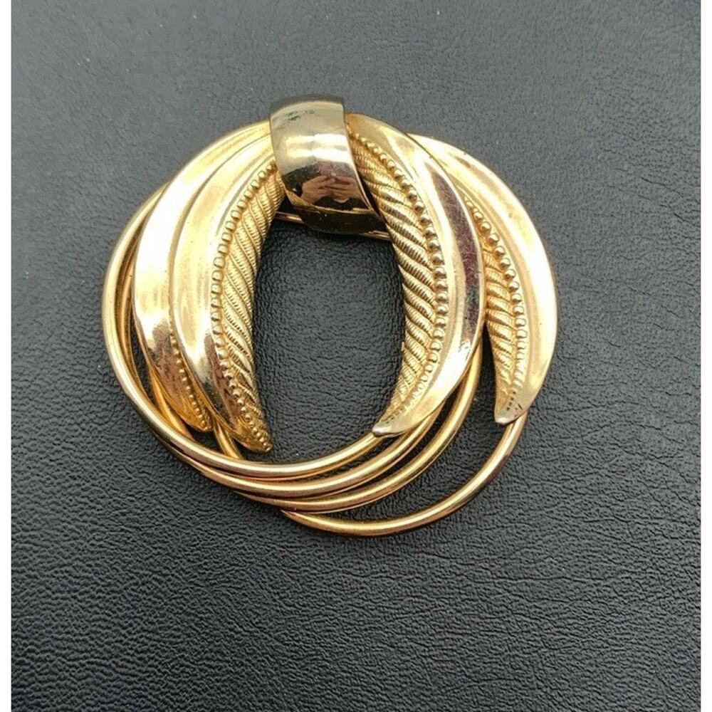 Vintage Kramer Of New York Gold Tone Leaf Wreath Brooch Signed